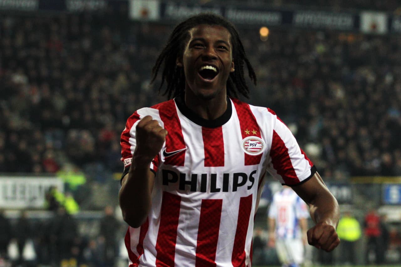 Lo que le valió fichar por el PSV, donde enseguida despuntó, hasta ganar la Eredivisie 2014-15, dos Copas y una Supercopa.