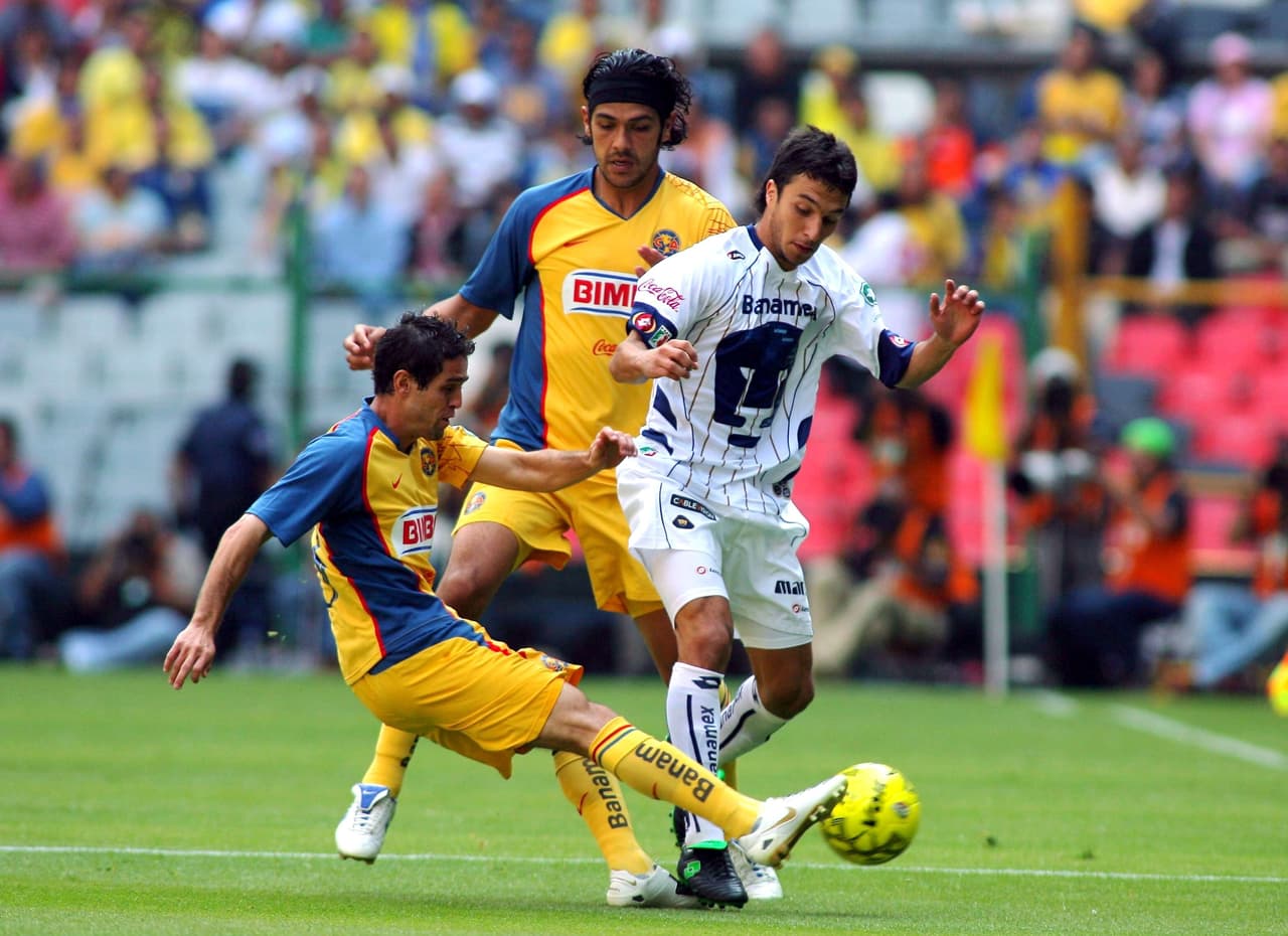 A pesar de que Scocco no pudo regalarle un título a Pumas luego de perder con el Atlante la final del Apertura 2007, el argentino se ganó a los auriazules dándolo todo contra el América.