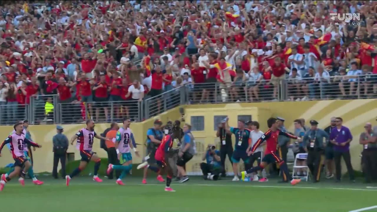 ¡GOLAZO de ESPAÑA! FERRAN TORRES firma una asistencia sublime de Williams