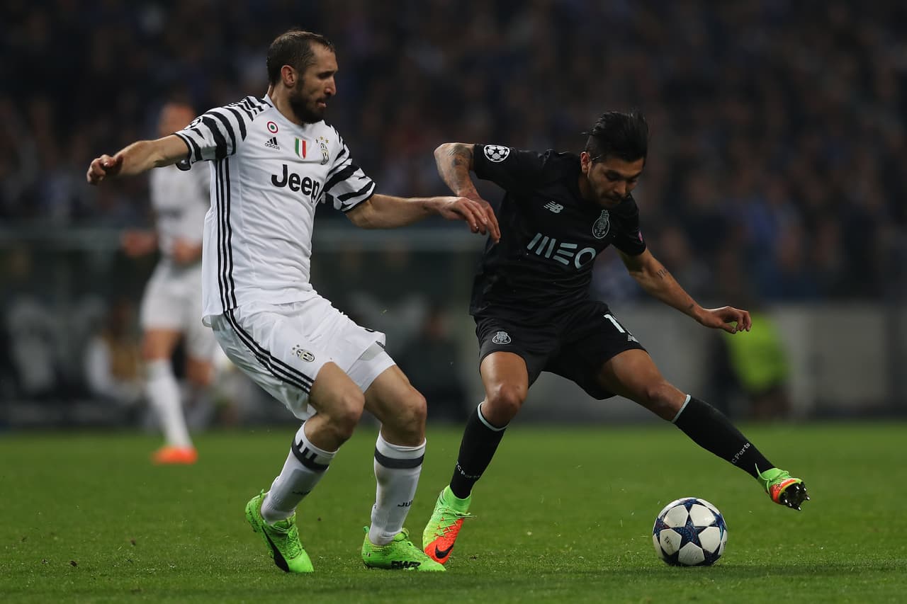 Jesús Corona fue uno de los jugadores con mayor regularidad con Porto la temporada pasada, en la que estuvo en 29 partidos, 20 de ellos como inicialista.