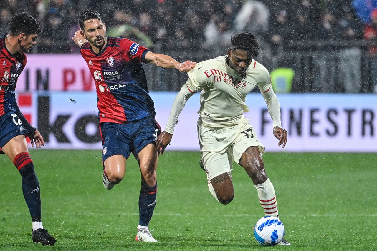 El Milan venció al Cagliari como visitante gracias a un solitario gol de Ismael Bennnacer y sigue como lider de la Serie A.