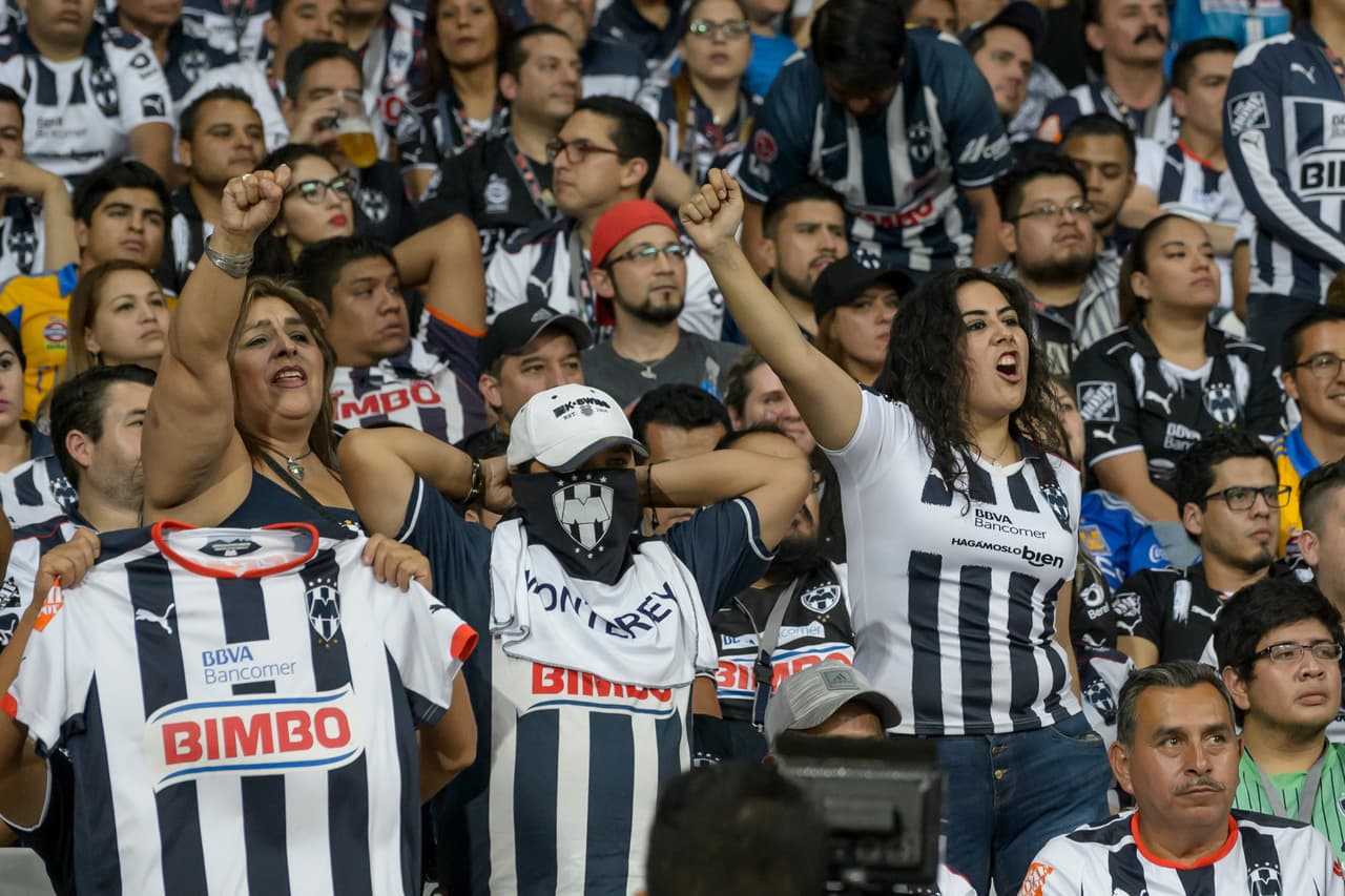 MONTERREY, MEXICO - MAY 13: Fans of Monterrey cheer for their team during the quarter finals second leg match between Monterrey and Tigres UANL as part of the Torneo Clausura 2017 Liga MX at BBVA Bancomer Stadium on May 13, 2017 in Monterrey, Mexico. (Photo by Azael Rodriguez/LatinContent/Getty Images)