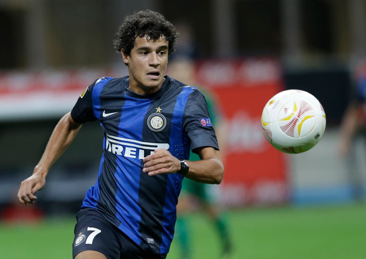 Se estrenó como goleador de la escuadra italiana en mayo de 2011 ‘vacunando’ de tiro libre a la Fiorentina. En 2012 tuvo un breve paso por el Espanyol de Barcelona, regresó a Italia y finalmente llegó a Liverpool en enero de 2013.