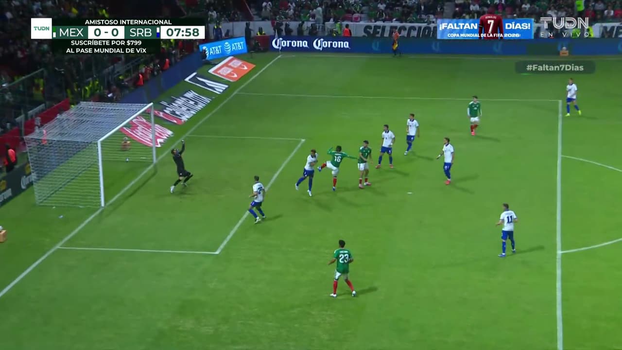 ¡Atajadón de Stankovic! Rechaza cañonazo de Quiñones