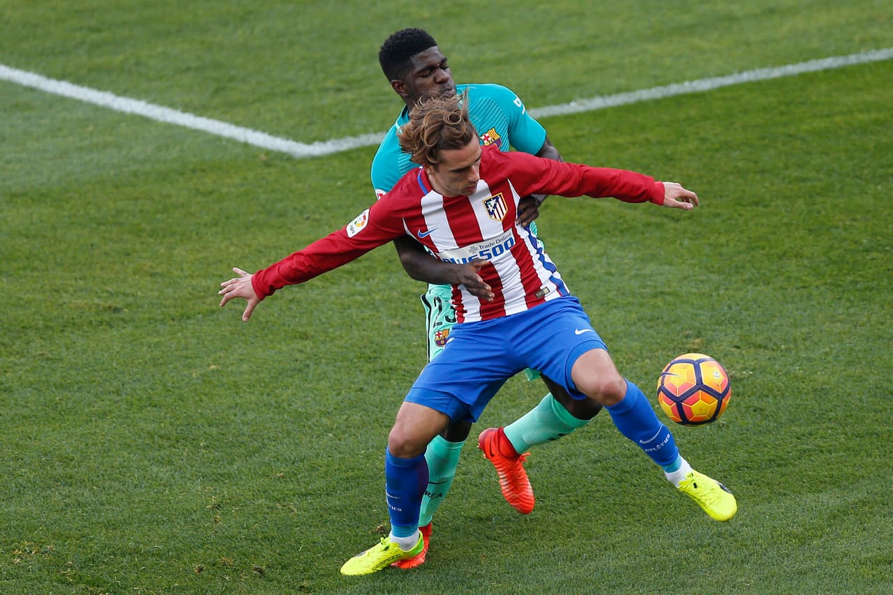 A las 2:45 p.m. de Miami el sábado, la Liga de España ofrece un plato fuerte para los hinchas del fútbol: Atlético de Madrid recibe a Barcelona, líder del torneo ibérico.