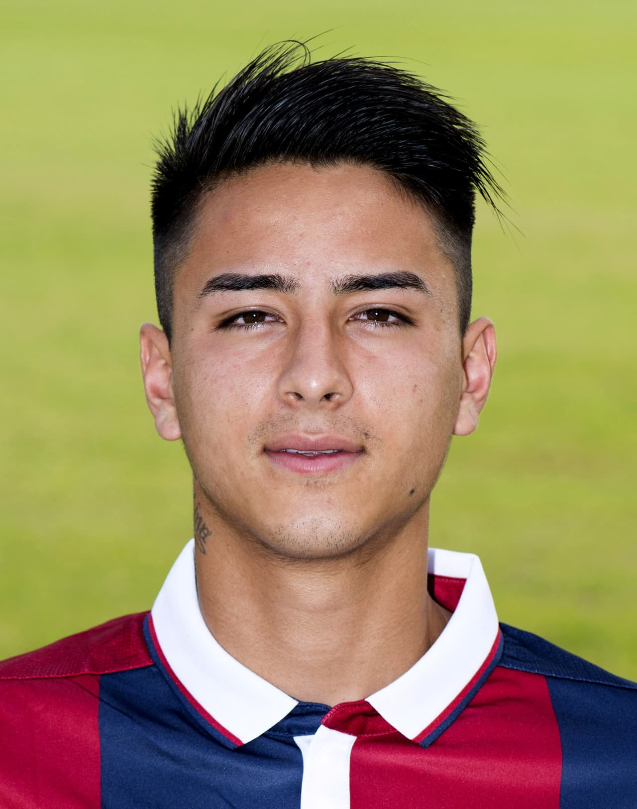 Erik Pulgar. Tuvo que entrar a los 28 minutos de juego debido a la lesión de Pablo Hernández. A los 65 tuvo una gran oportunidad en remate con la cabeza, pero el arquero Ospina hizo buena atajada. Calificación: 7