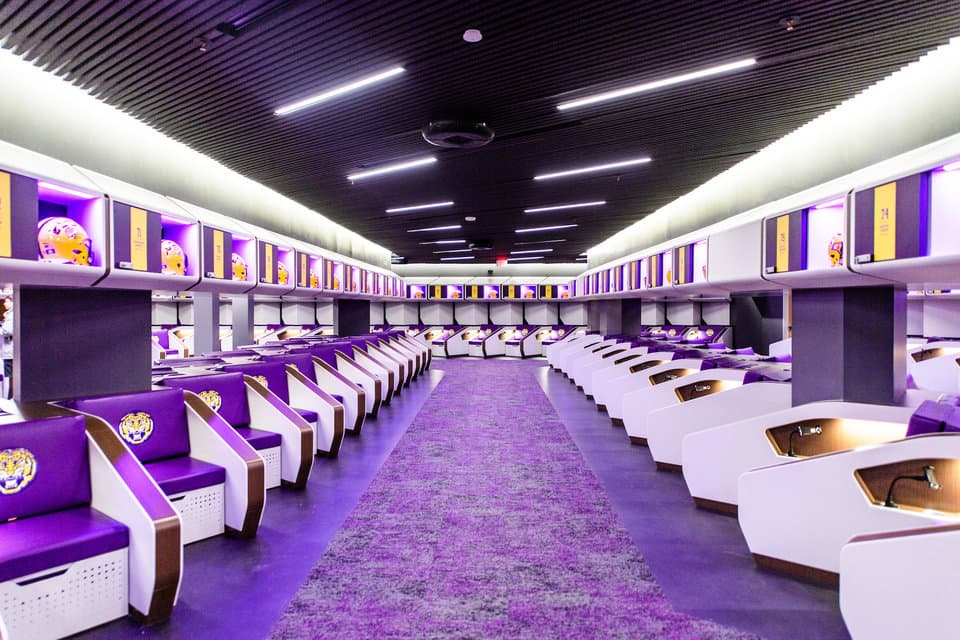 El costo total de la renovación fue de 28 millones de dólares y colaboraron algunos jugadores de la NFL como es el caso de los esquineros Patrick Peterson y Tyrann Mathieu.