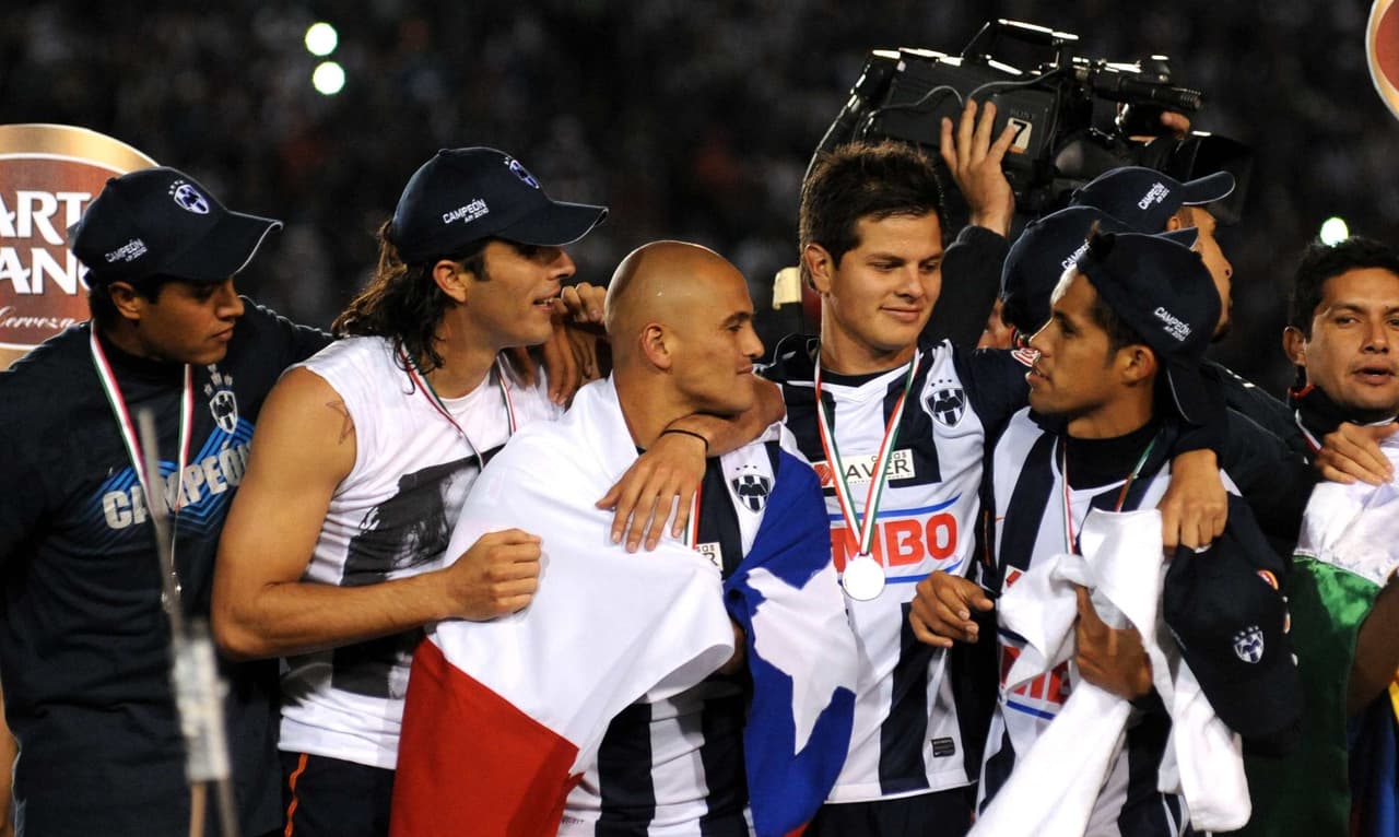 El chileno Humberto Suazo, goleador histórico del club, fue dos veces campeón de la Liga MX.