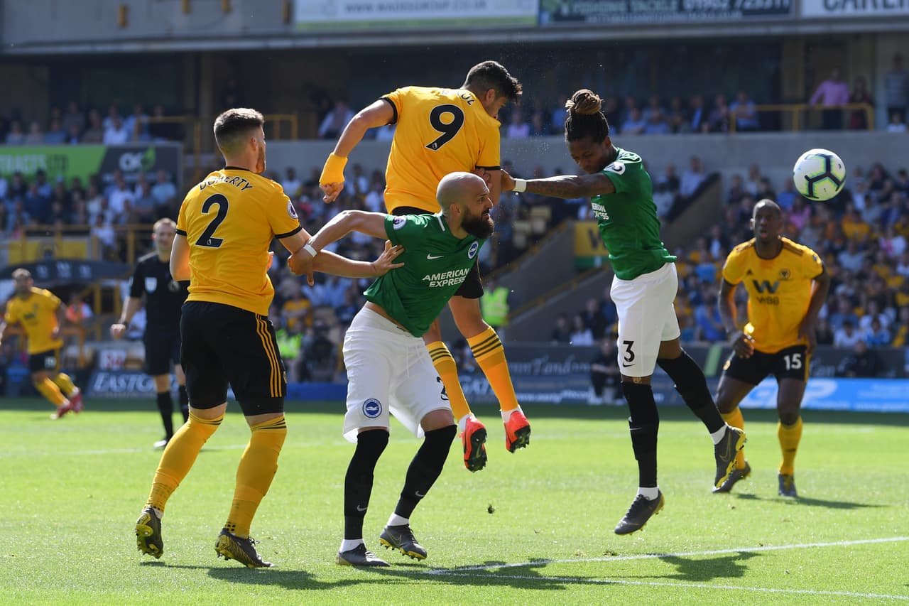 El mexicano Raúl Jiménez jugó los 90 minutos este sábado, pero no pudo hacer nada para vencer la resistencia de los Seagulls.