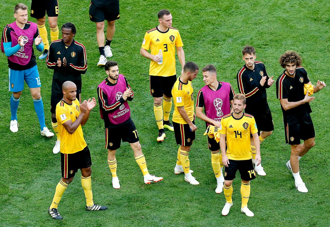 Los jugadores de Bélgica se congregan para recibir el saludo del público luego de ganar su sexto partido en Rusia 2018 para ser terceros en la Copa del Mundo.