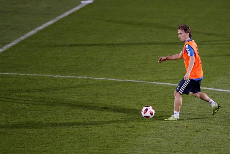 Real Madrid realizó su primera práctica en Abu Dhabi antes de la Semifinal del Mundial de Clubes contra Kashima Antlers, que eliminó a Chivas de Guadalajara y contra el que quiere evitar sorpresas.