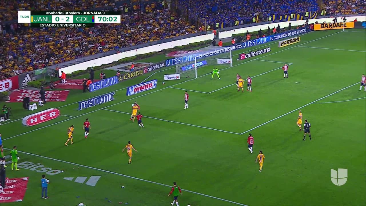 ¡TIRO ATAJADO! disparo por Fernando Gorriarán.