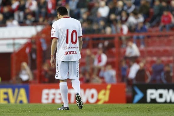 Riquelme jugó de enganche durante su carrera, una posición casi mandada a hacer para el jugador argentino que figuró desde sus inicios en las básicas de Argentinos Juniors.