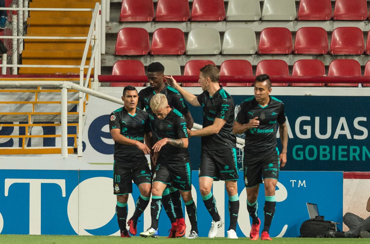 Necaxa 1-2 Santos Laguna: la Comarca sorprendió a los Rayos con goles de Djaniny Tavares y Lichnovsky –en contra–. Para los locales el gol llegó por intermedio de Víctor Dávila.