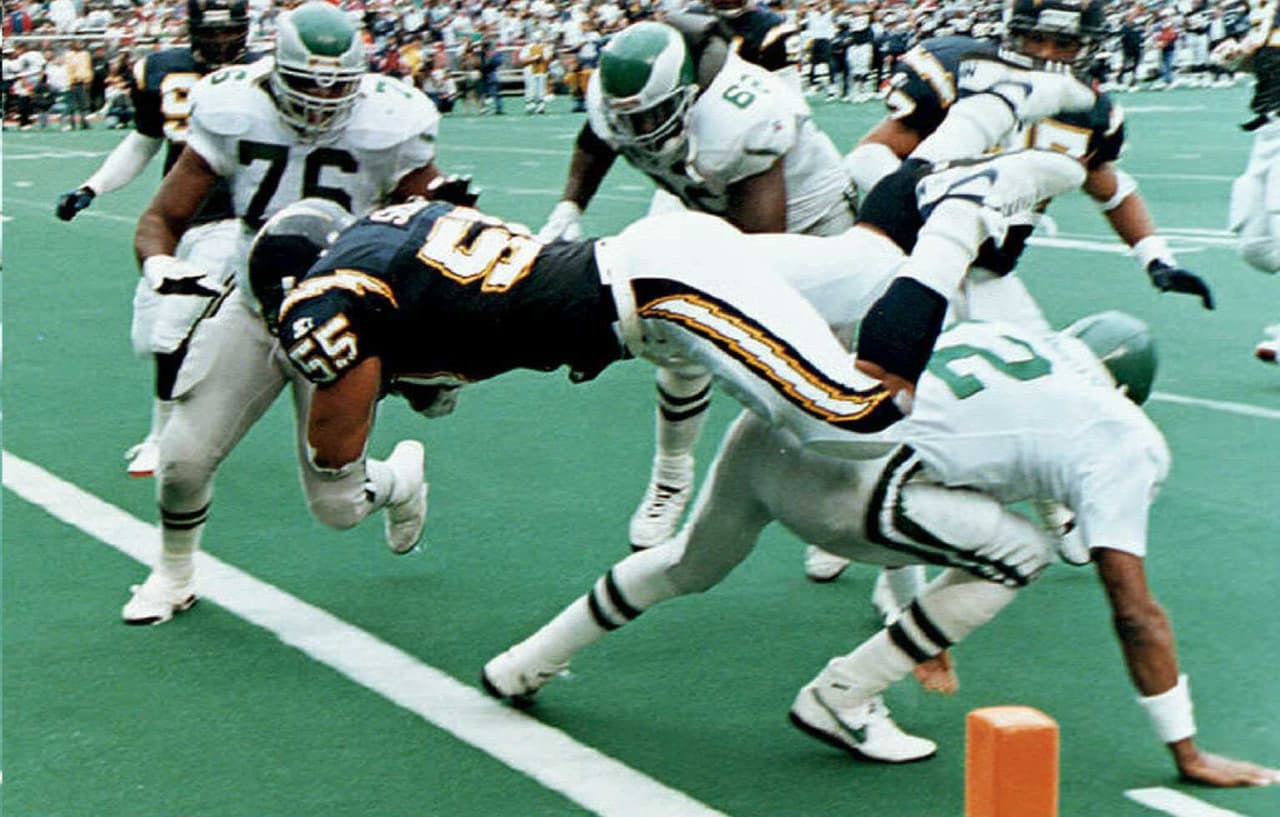 Junior Seau entrará en el Salón de la Fama. Revive la carrera de uno de los más grandes linebackers de todos los tiempos en la NFL.