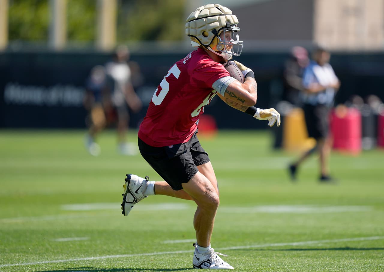 Los 49ers de San Francisco lucieron recientemente unos casos que parecen “conchas”, un pan mu popular en México.
<br>