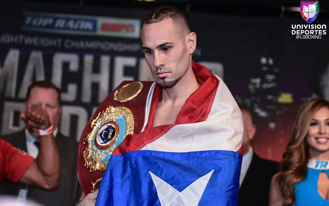 José 'Sniper' Pedraza y Vasiliy 'Hi-Tech' Lomachenko superaron la báscula a un día de su pelea de unificación de los títulos mundiales ligeros del AMB y OMB en el Madison Square Garden. El ucraniano pesó 134.4 libras, mientras que el boricua registró 134.2 libras.