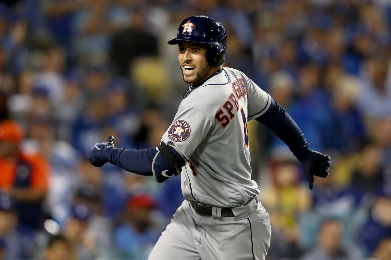 George Springer pegó un cuadrangular solitario en la tercera entrada que abrió el marcador e ilusionó a los aficionados de Houston. Este fue el quinto HR del jardinero en la actual postemporada.