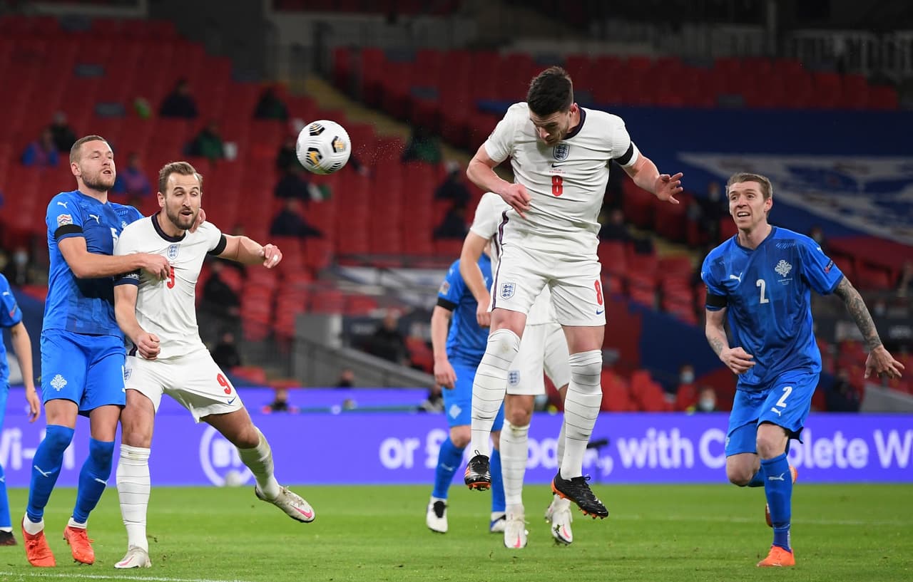 El cuadro inglés despachó a los islandeses 4-0 en Wembley; ambos terminaron su participación en la justa europea. | Rice (20’), Mount (24’) y Foden (80’, 84’) marcaron los tantos en la goleada. Islandia perdió sus seis encuentros de la fase de grupos; Inglaterra llegó a 10 unidades y concluyó en la tercera posición.