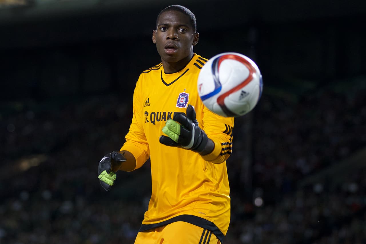 SEAN JOHNSON (POR) | El guardameta de Chicago Fire recibió tres goles ante Philadelphia Union, pero registró ocho atajadas de peligro que salvaron a su equipo en más de una ocasión.