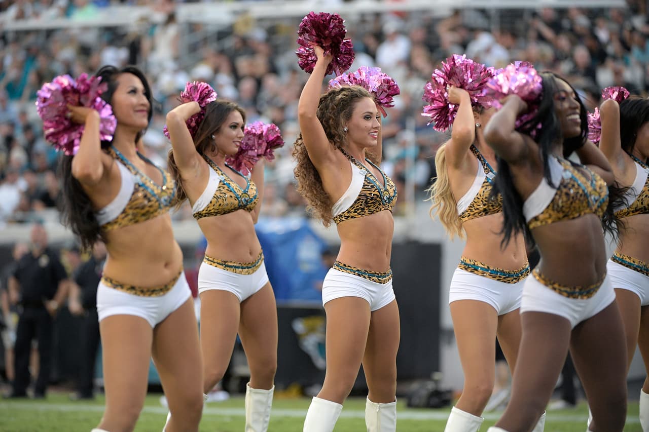 Son hermosas, tienen energía y sus bailes le dan alegría al ambiente en los estadios de la NFL: sin duda, las porristas tienen un papel muy especial para el espectáculo del fútbol americano.