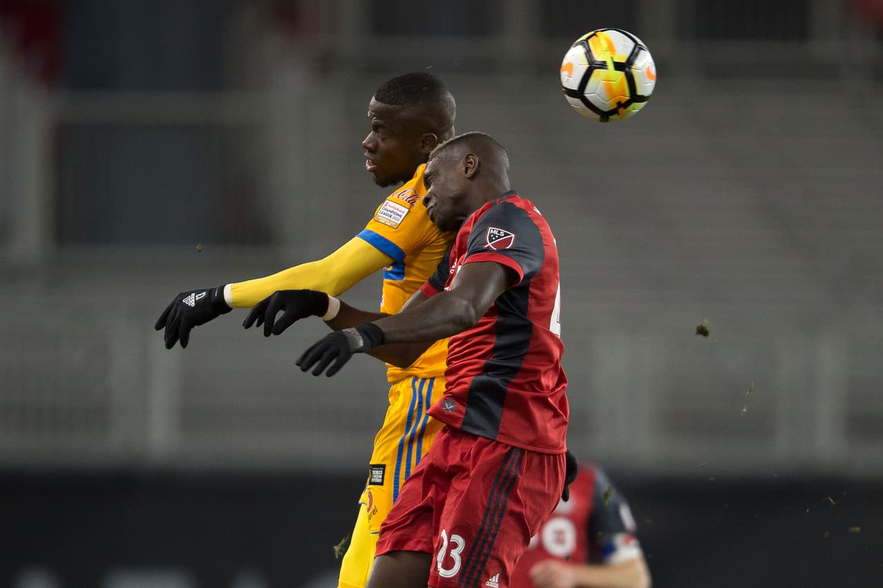 El partido en la primera parte no tuvo contundencia por parte de ninguno para mover el marcador.