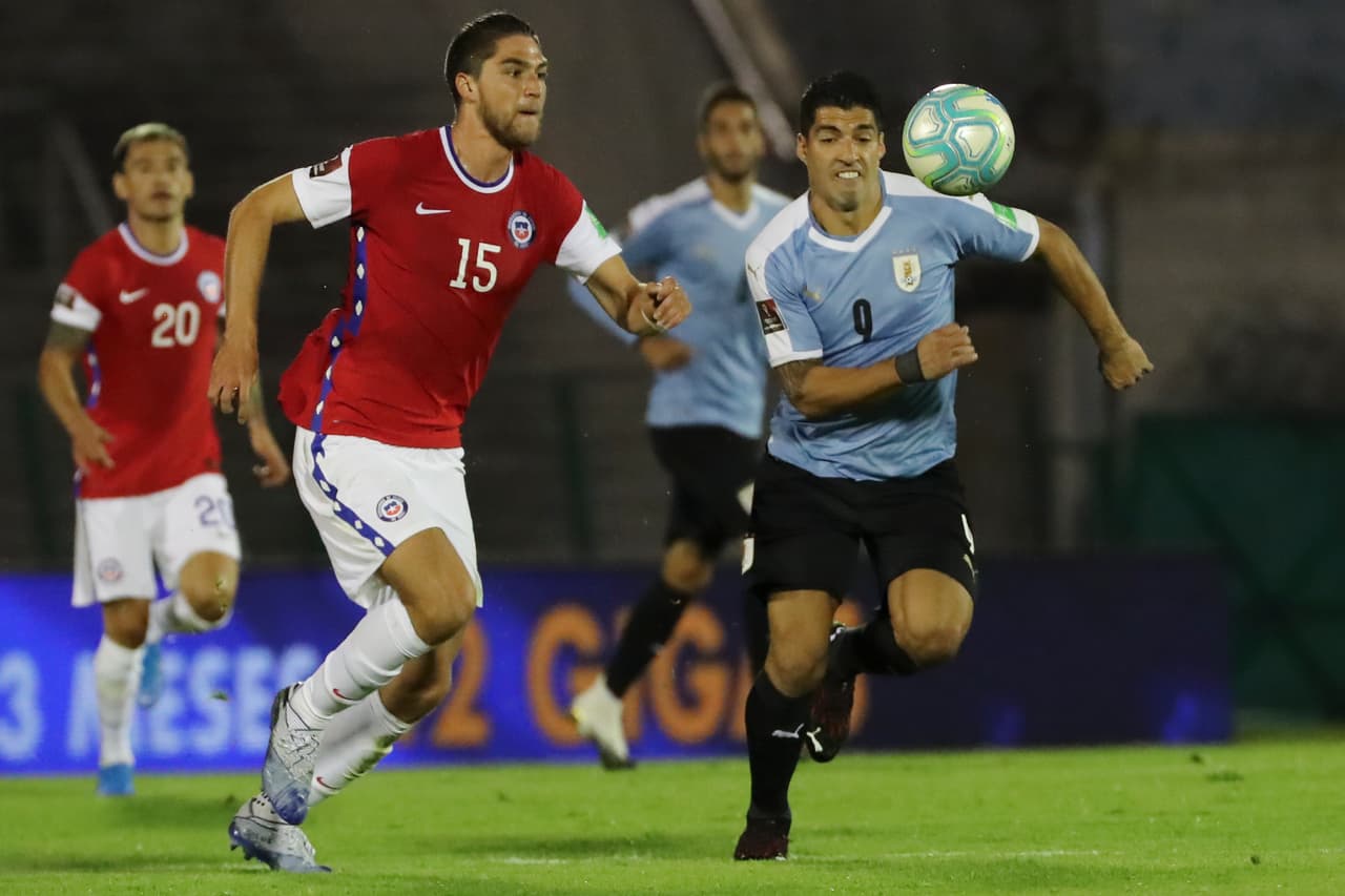 Chile no se encuentra en el partido y continúan sin generar peligro en el área rival.