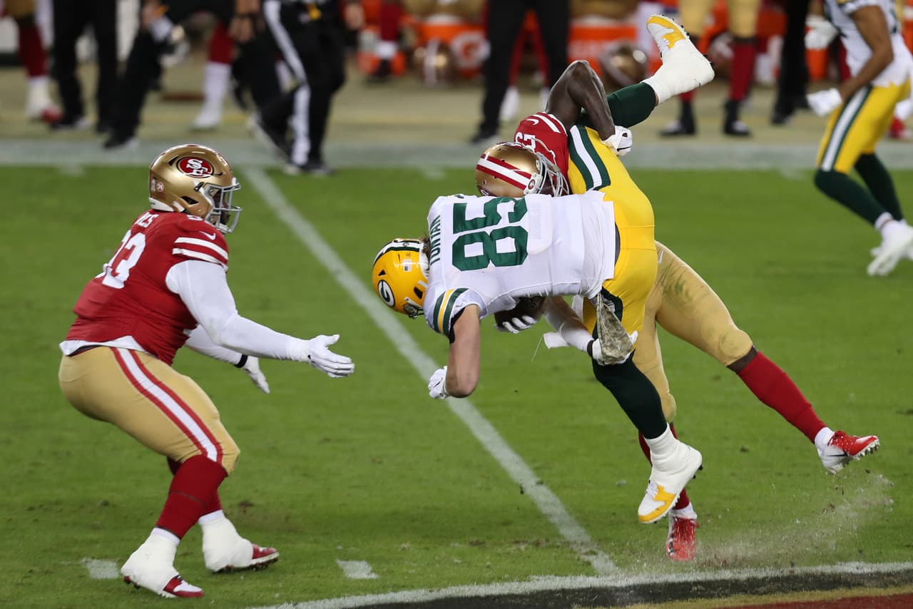 Aaron Rodgers tiene una gran noche y con cuatro pases de anotación sin intercepción, los Green Bay Packers vencen 34-17 a los San Francisco 49'ers.