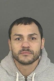 Mike Alvarado contra Brandon Ríos sigue en pie