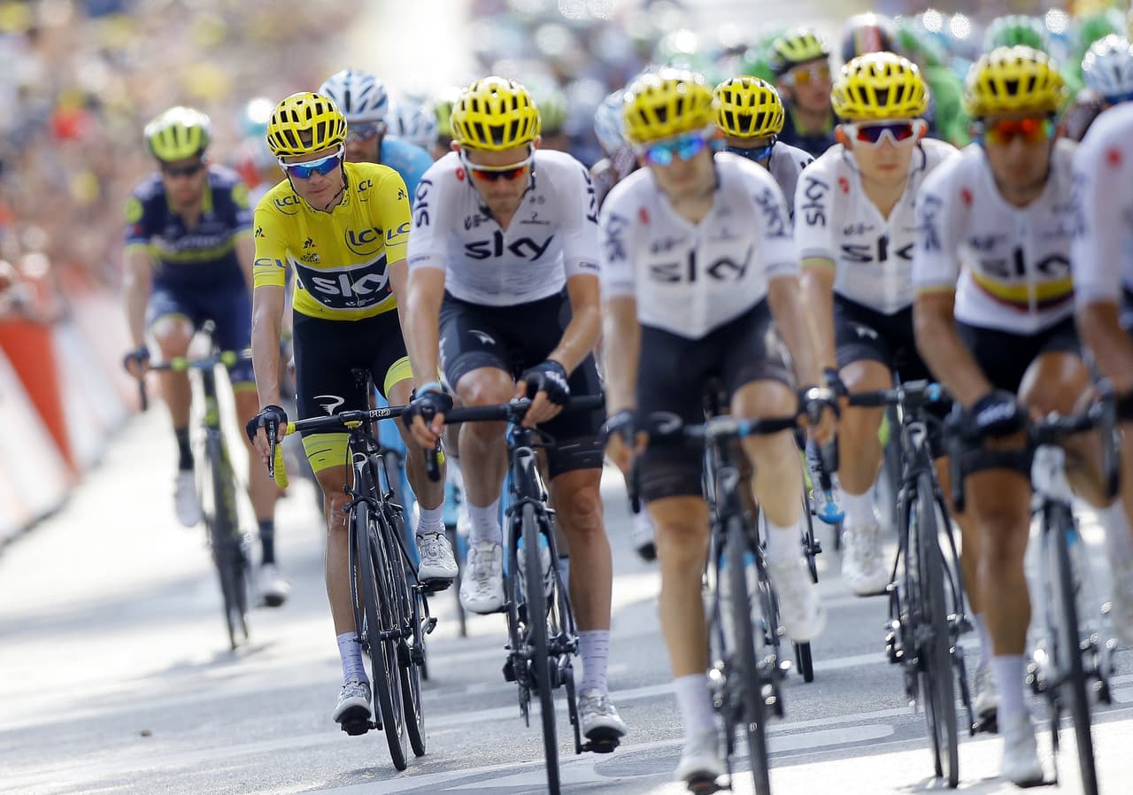 El británico está respaldado por uno de los mejores equipos de ciclismo en el mundo: el Sky se asemeja al Barcelona en el fútbol.