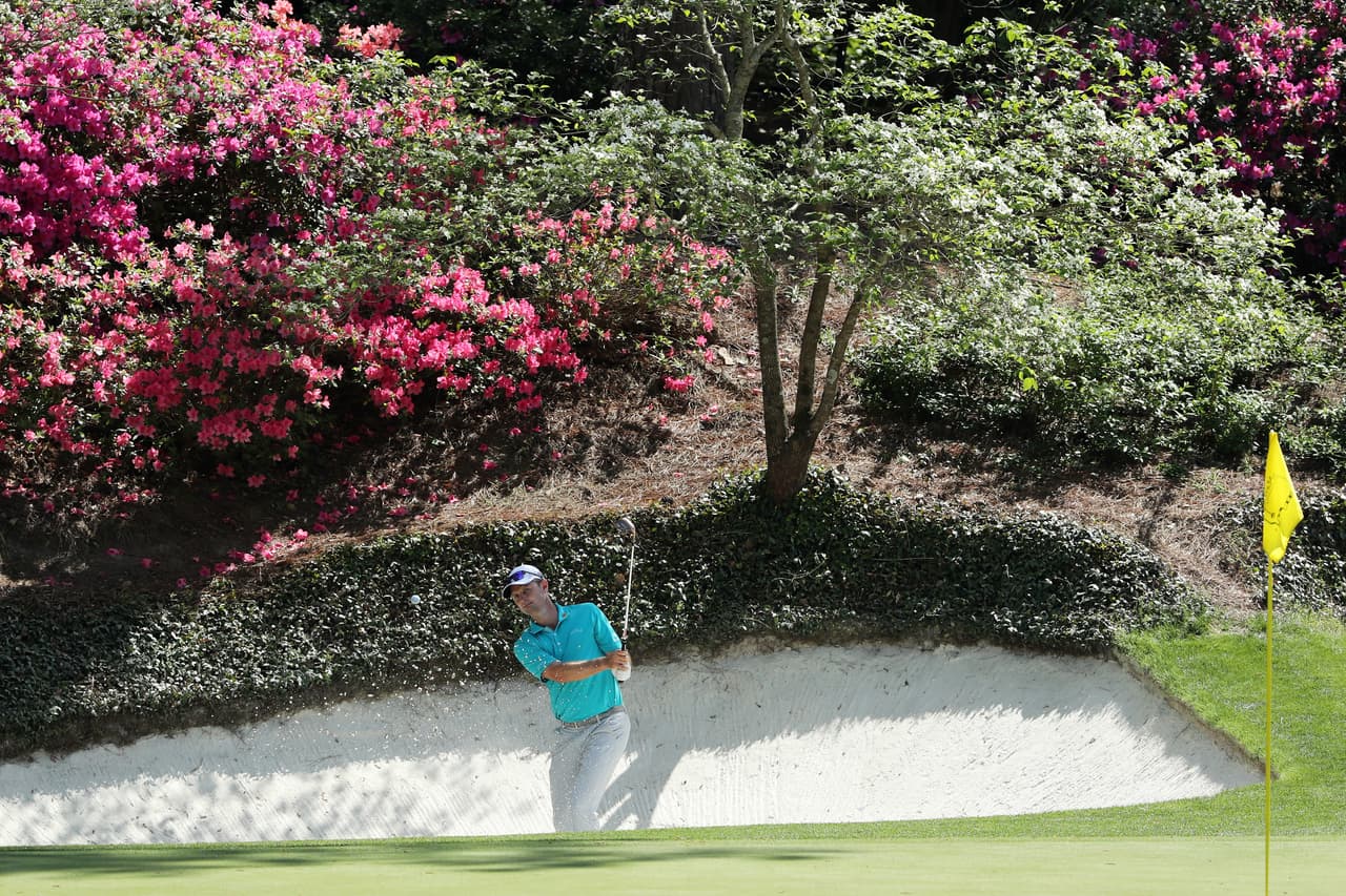 La fiesta del Masters de Augusta dejó bellas postales de los paisajes y el colorido en el Augusta National Golf Club, escenario testigo del segundo día de prácticas del torneo grande del golf mundial.
