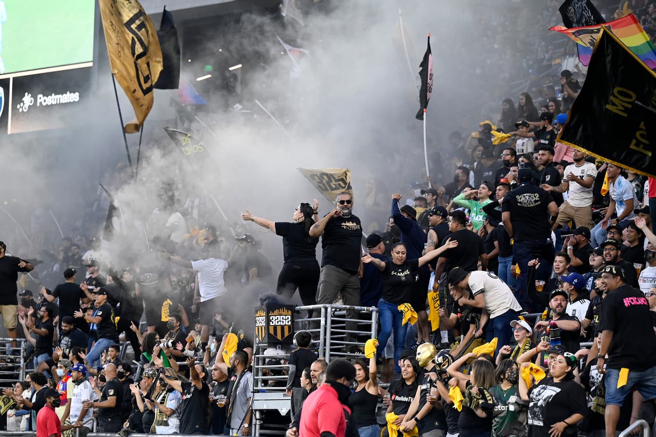 El ecuador de la temporada no trajo buenas noticias a la afición del Banc of California Stadium.
<br>