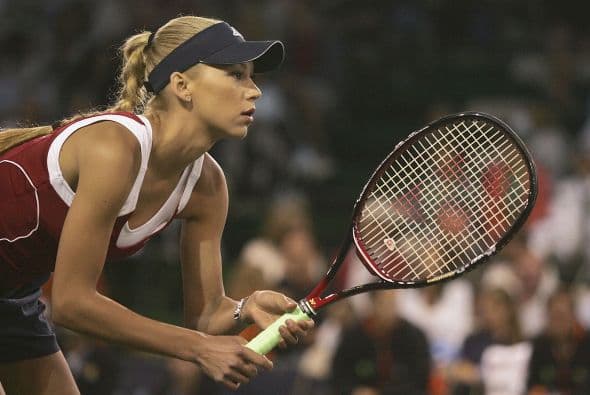 El hijo de Julio Iglesias se enamoró de la extenista luego de que ella participara en uno de sus videoclips.