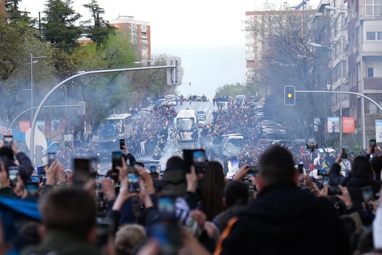 Chelsea le dio un ‘paseo’ al Madrid durante 75 minutos y se puso 0-3 con un pie en Semifinales, pero el cuadro merengue resurgió en el Bernabéu y con goles de Rodrygo y Benzema revivió en la serie.