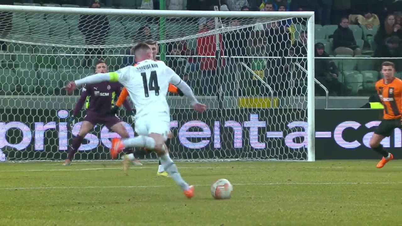 ¡TIRO ATAJADO! disparo por Benjamin Bourigeaud.