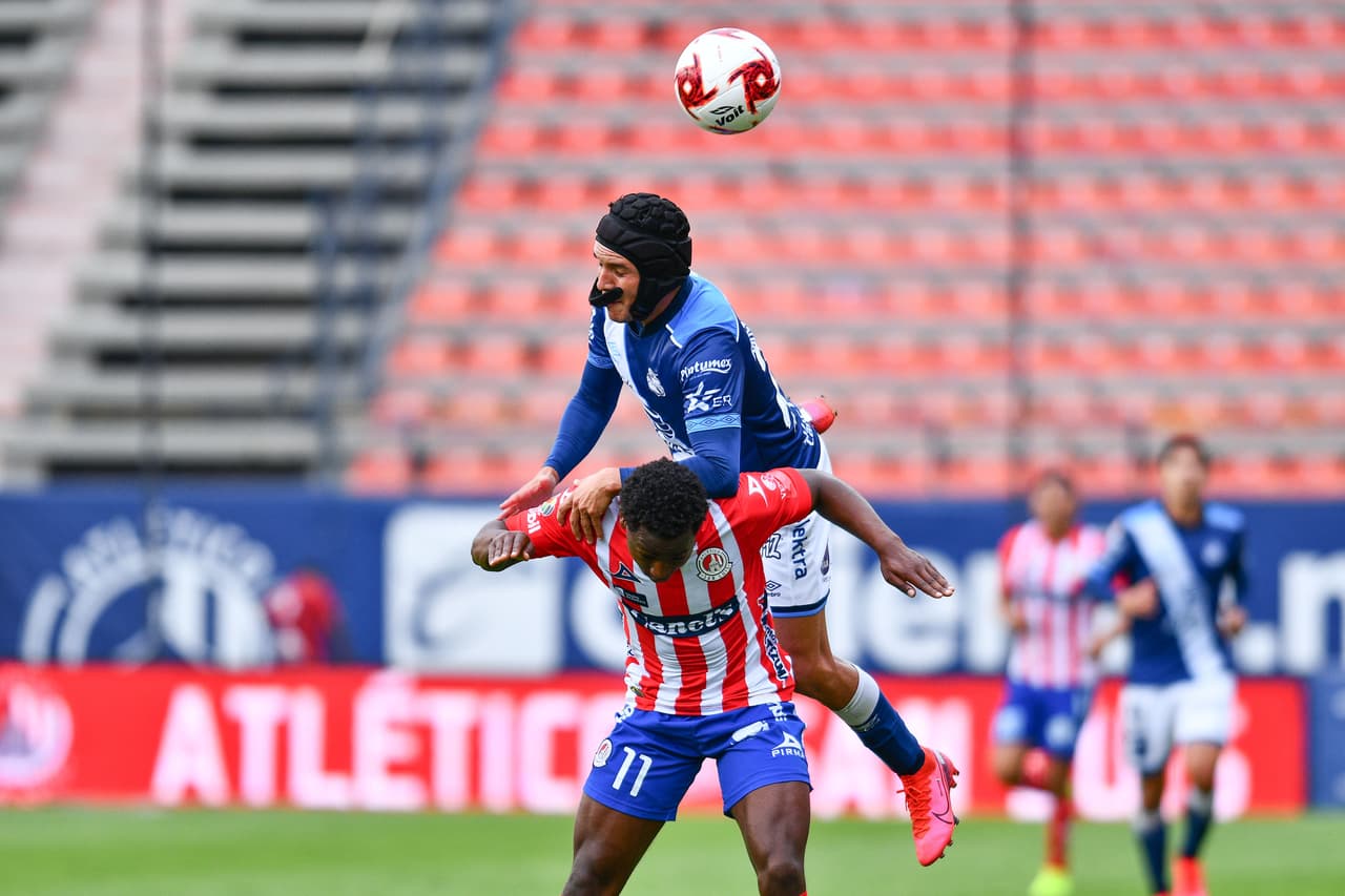 San Luis trabó el partido en media cancha pero no fue productivo en ataque.