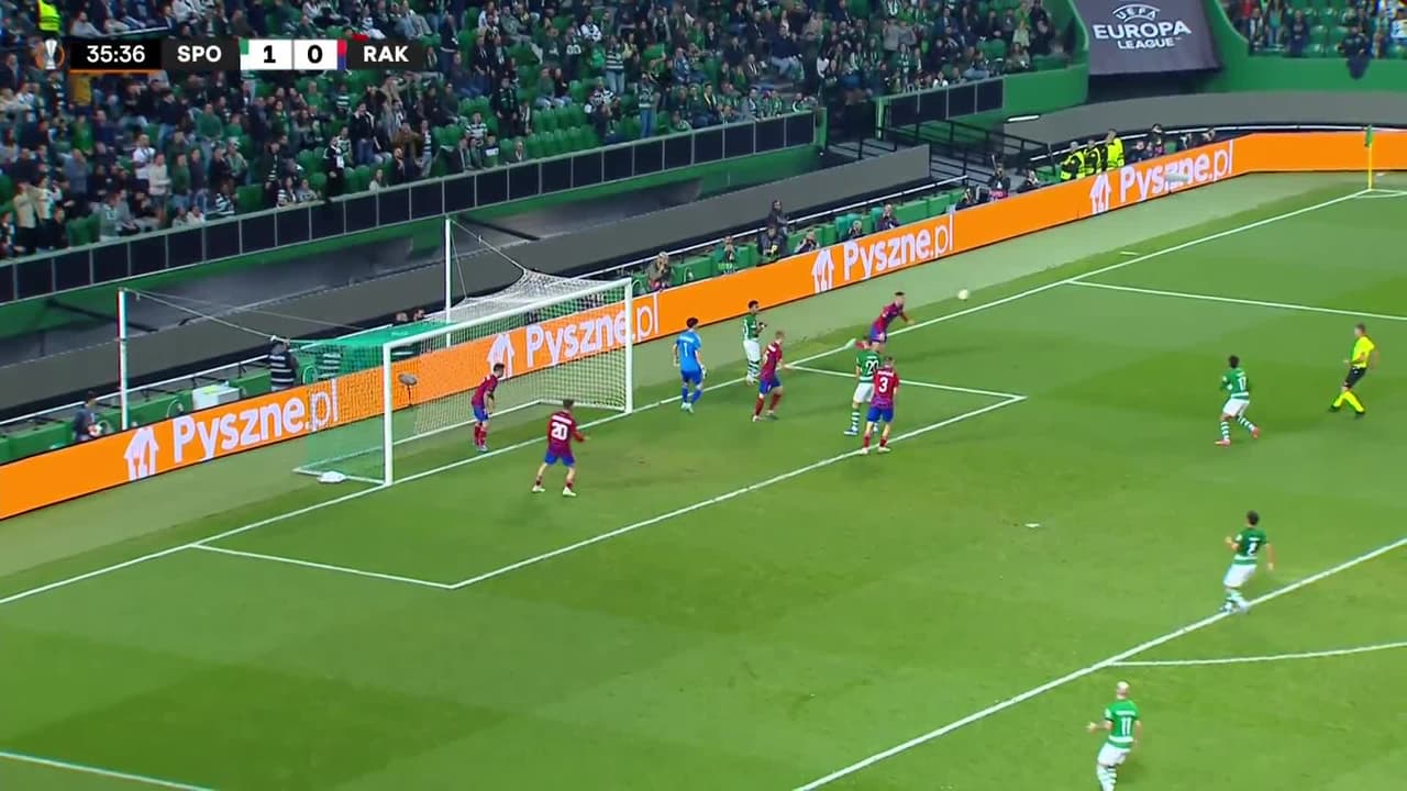 ¡TIRO ATAJADO! disparo por Marcus Edwards.