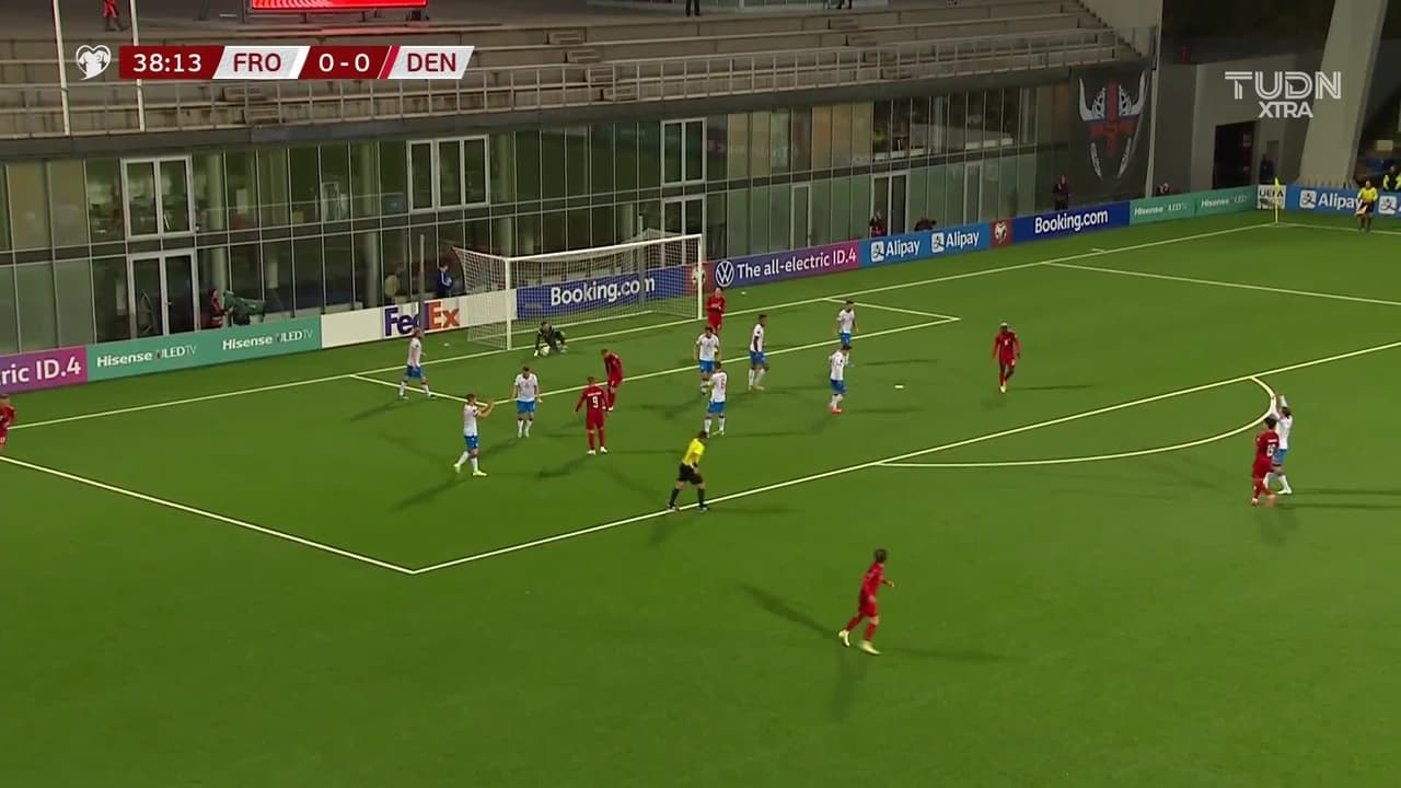 ¡TIRO ATAJADO! disparo por Jonas Wind.