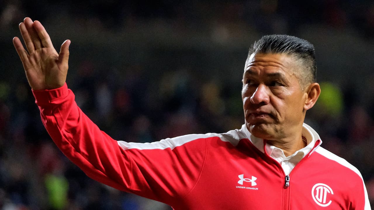 Ambriz: "Me faltó presentar mi pasaporte español para dirigir a México"