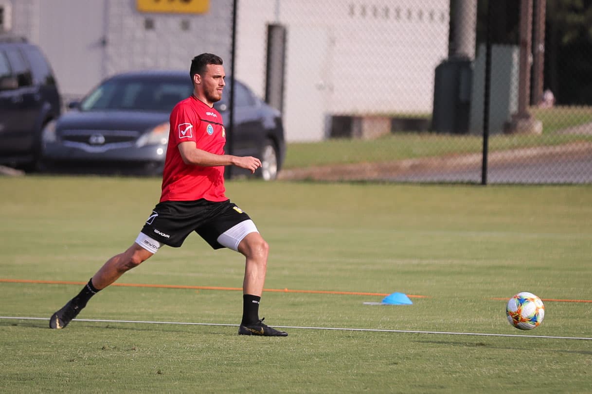 La Selección de Venezuela cerró su preparación de cara al duelo que sostendrá este miércoles en Mercedes-Benz Stadium en Atlanta ante México, en choque que le sirve de preparación a ambas selecciones para la Copa América y Copa Oro respectivamente. La 'Vinotinto' acude a este cotejo con sus grandes figuras como Salomón Rondón, Josef Martínez, Roberto Rosales y Tomás Rincón, bajo la guía del técnico Rafael Dudamel.