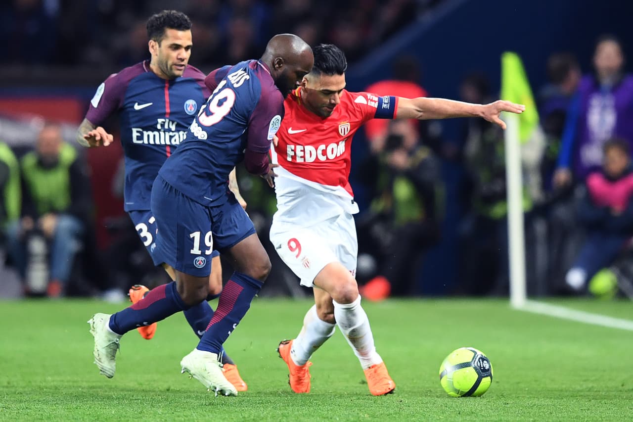 El colombiano Radamel Falcao García estuvo lejos de aportar, a pesar de que su equipo descontó con gol de Rony Lopes al minuto 38.