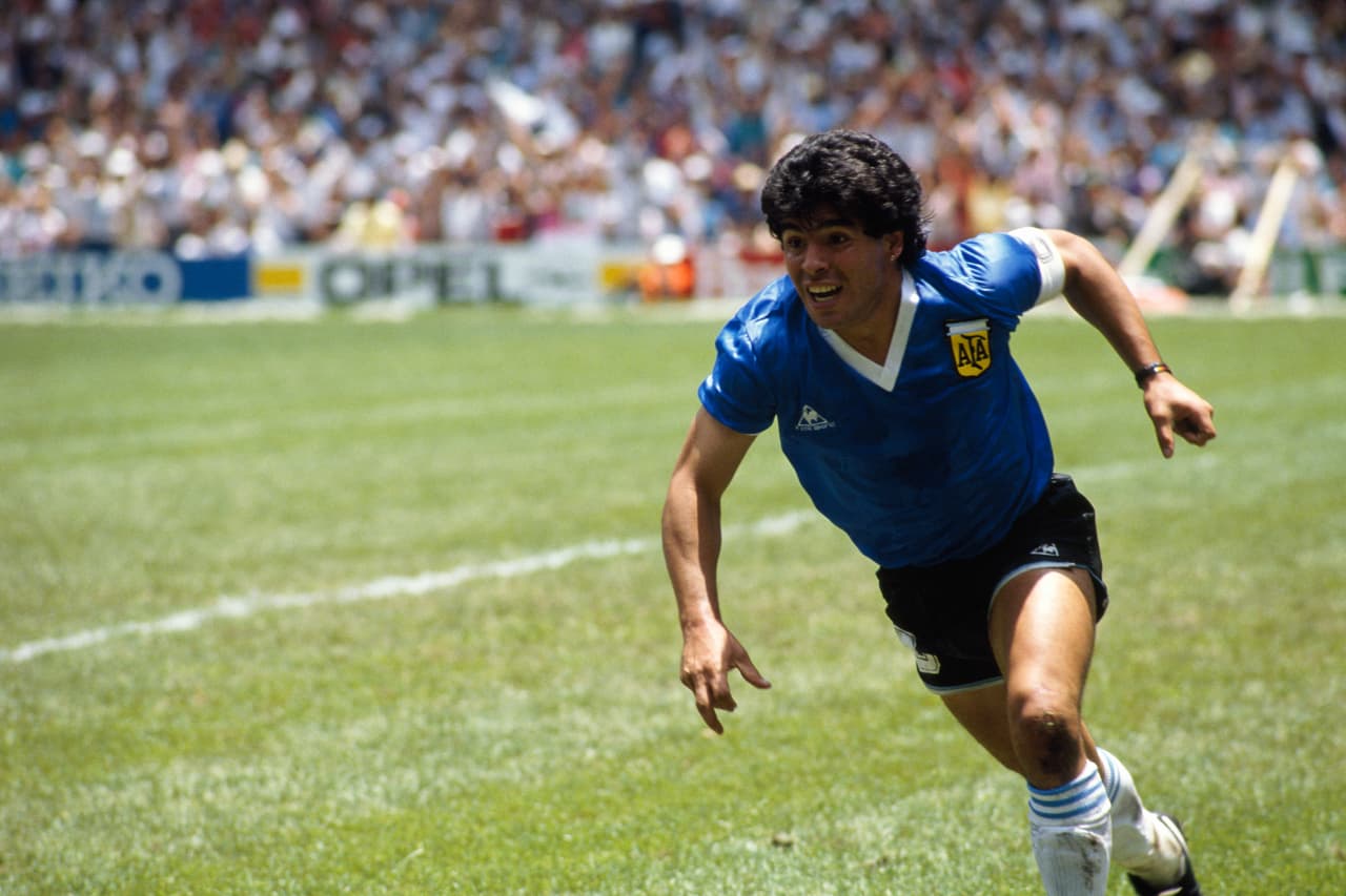 <b>1. Diego Maradona</b> (Argentina)