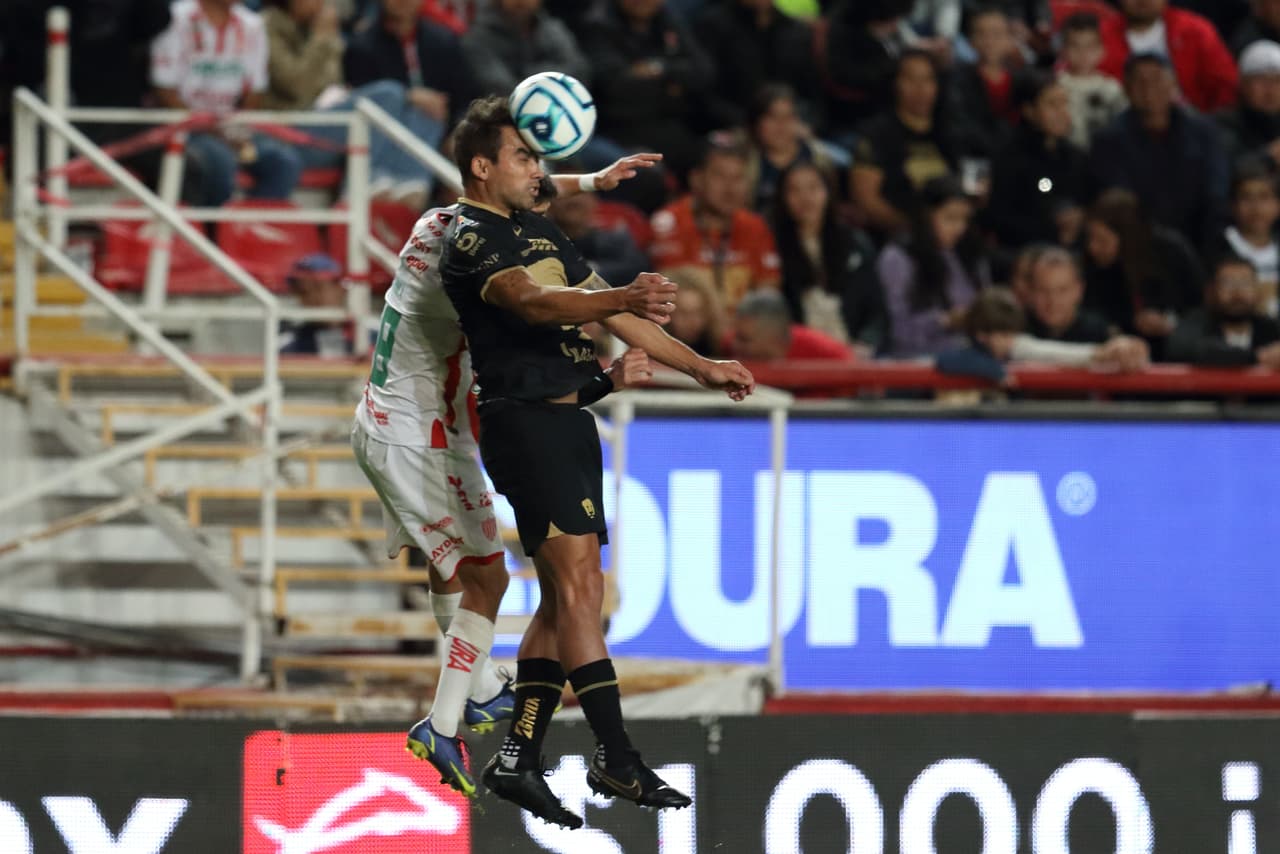 Necaxa evitó que Pumas ganara como visitante por primera vez en el Clausura 2023 luego de la victoria de 3-1 en Aguascalientes con doblete de Édgar Méndez, quien en seis minutos puso en jaque a los visitantes. Los de Rafa Puente Jr. descontaron vía Nico Freire, pero Agustín Oliveros sentenció a favor de los Rayos para sumar tres puntos en la Jornada 7.