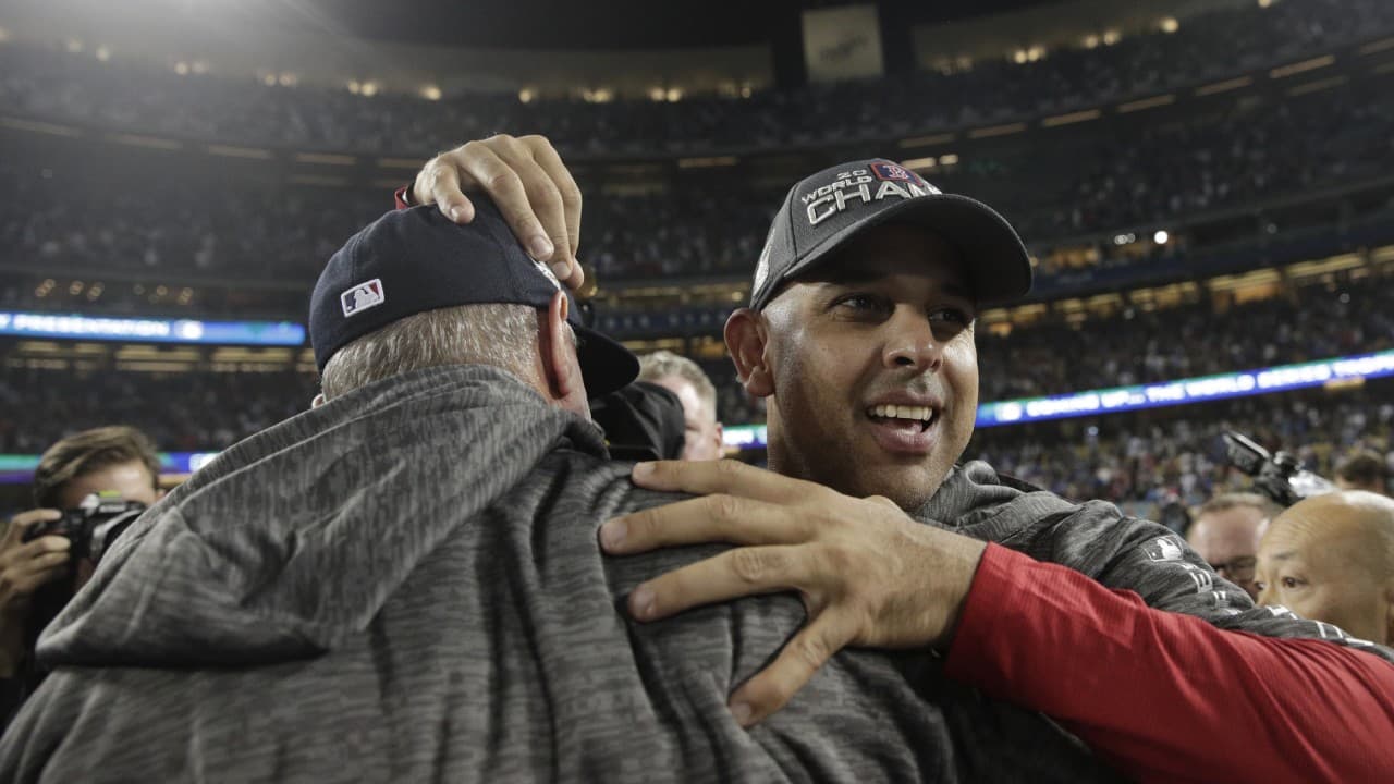 Alex Cora quiere llevar el trofeo de la Serie Mundial a Puerto Rico