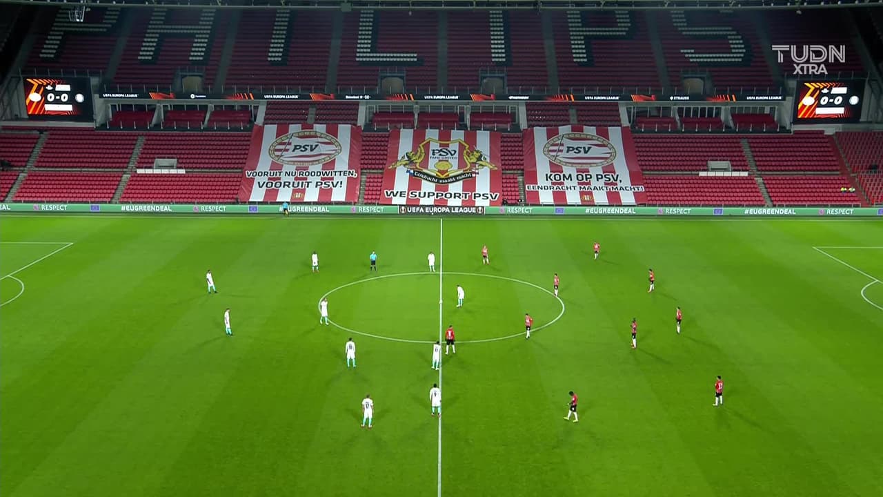 Arranca el partido y la pelota está en juego.