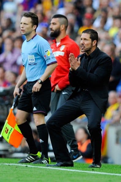 A medida que se acercaba el final el Barcelona presionaba más y el Atlético sufría.