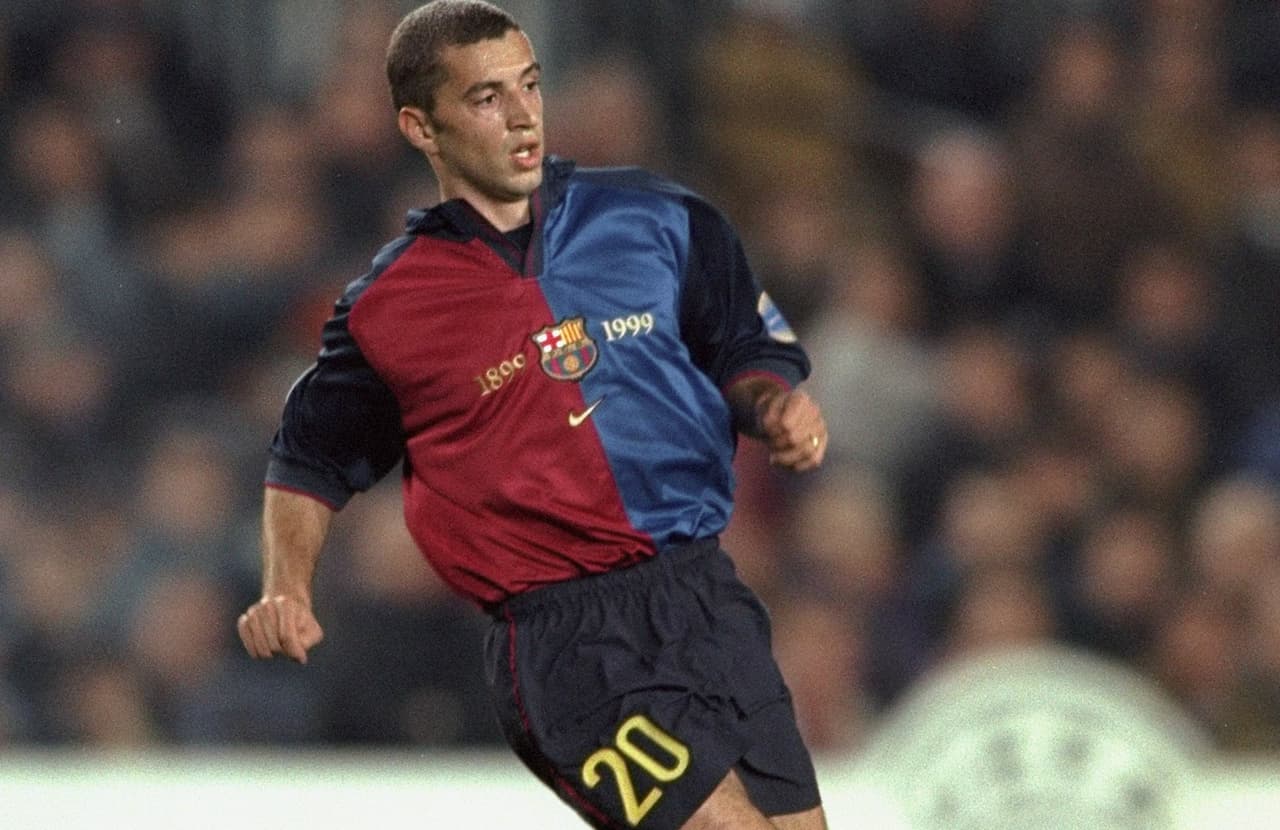 Simao Pedro Fonseca Sabrosa. Jugó de 1999 al 2001 con los blaugranas, participando en 69 partidos considerando Liga, Copa y Torneos Internacionales. A su paso por Barcelona no salió campeón en ningún torneo.