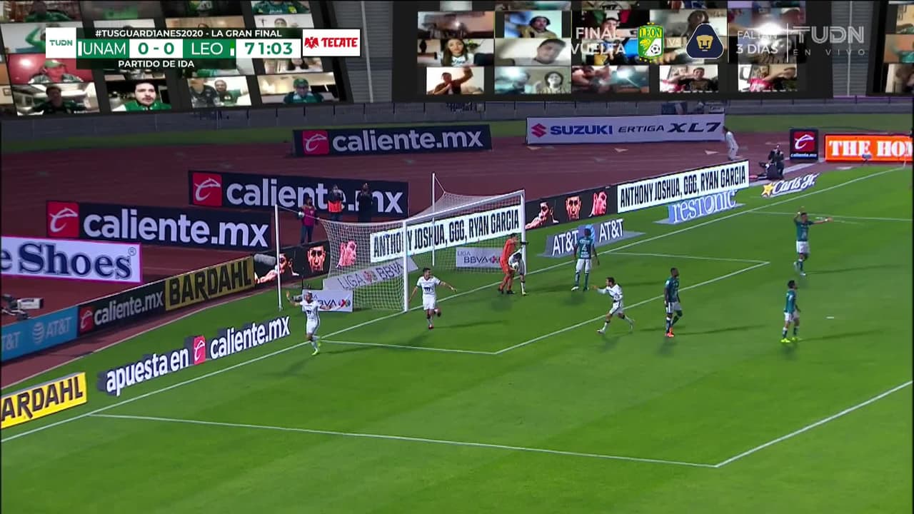 ¡GOOOL! Carlos González anota para Pumas UNAM.
