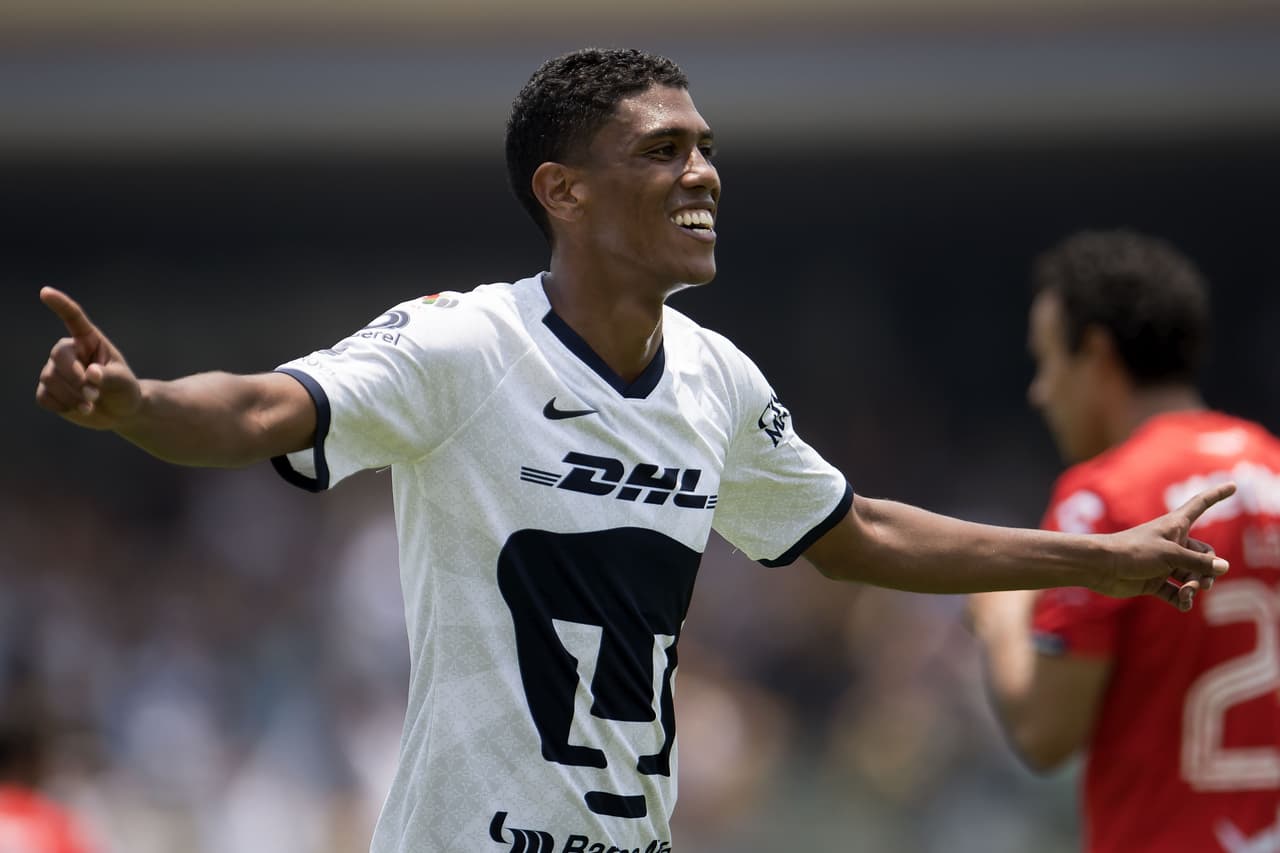 Jugadores discutidos por los seguidores de Pumas como Víctor Malcorra y Jeison Angulo pusieron los tantos del 2-0 sobre el pobre Veracruz.