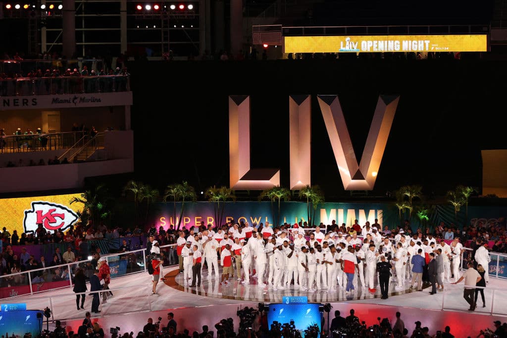 Arranca la fiesta del Super Bowl LIV con el Opening Night, en el Marlins Park de Miami. Chiefs y 49ers se declaran listos para enfrentarse.